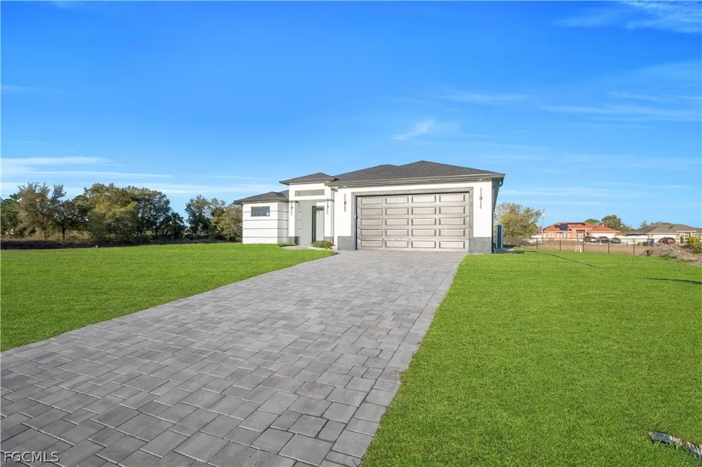 4623 Elaine Avenue N Lehigh Acres FL 33971