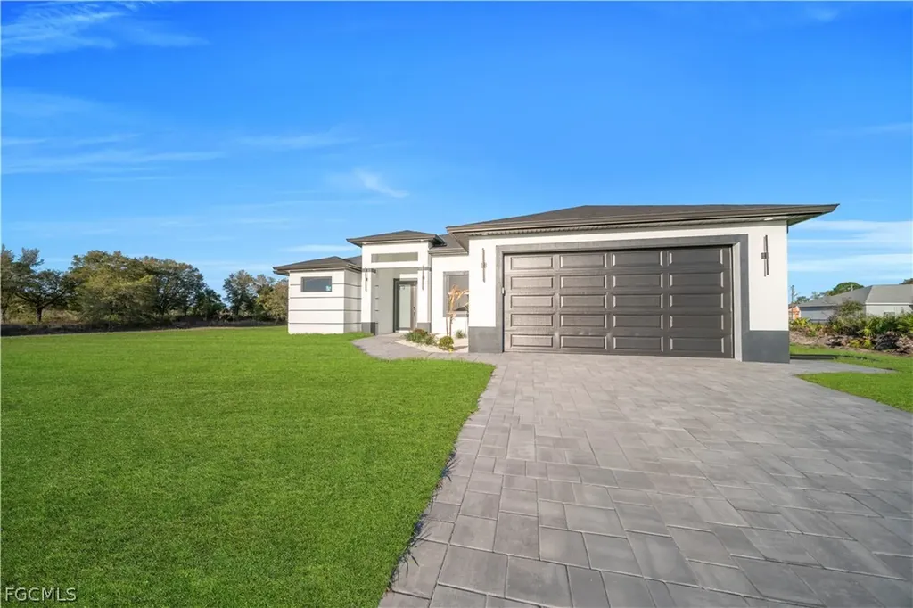4623 Elaine Avenue N Lehigh Acres FL 33971