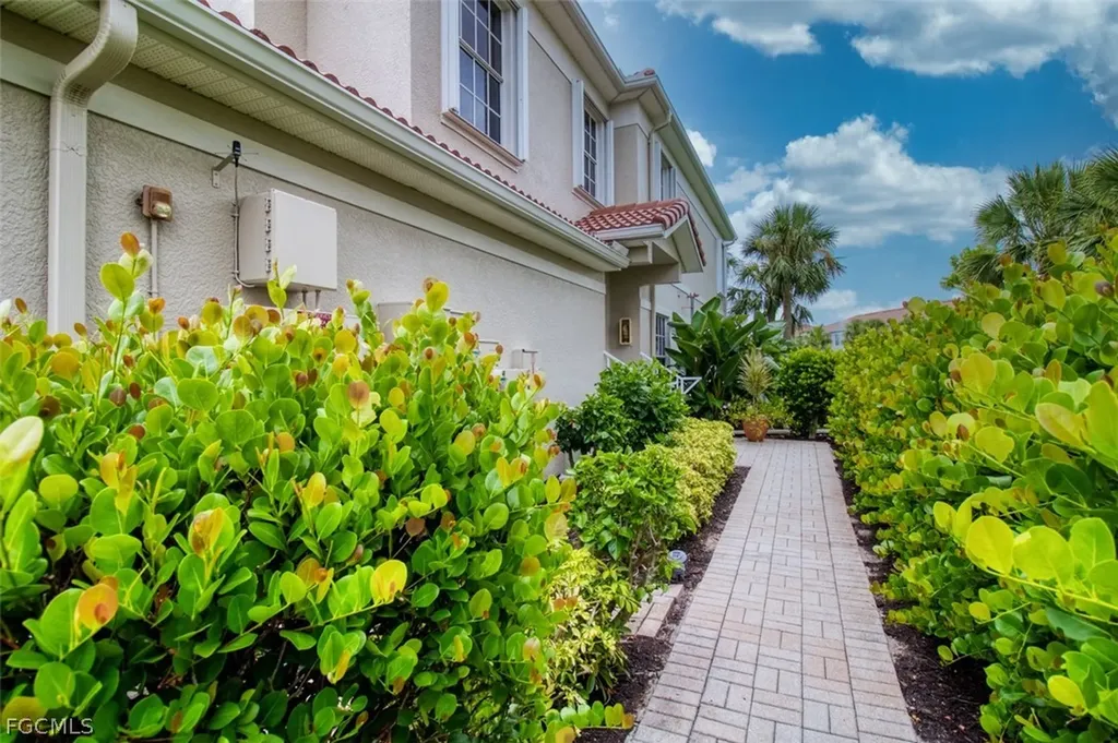 9205 Belleza Way Fort Myers FL 33908