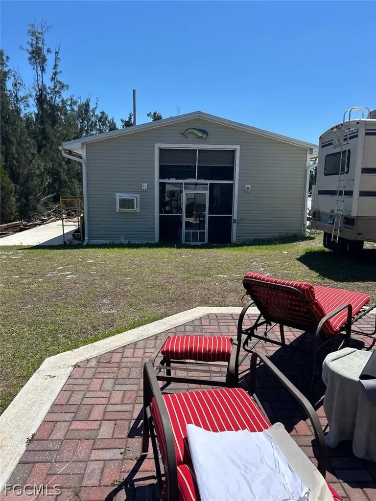 11870 Pompano Avenue Cape Coral FL 33991