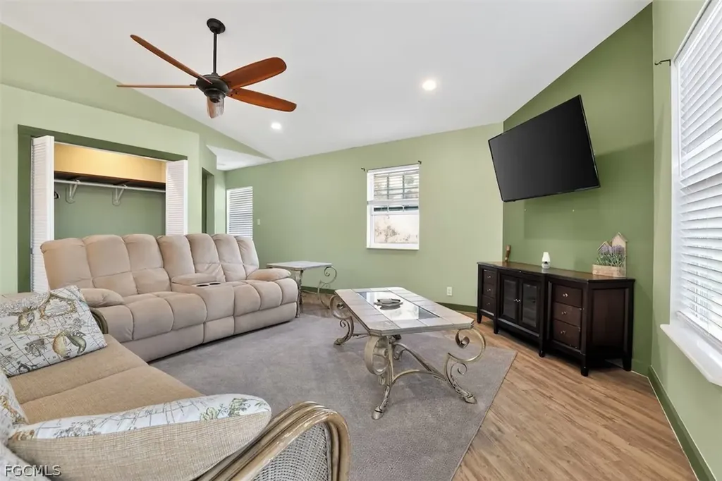 11870 Pompano Avenue Cape Coral FL 33991