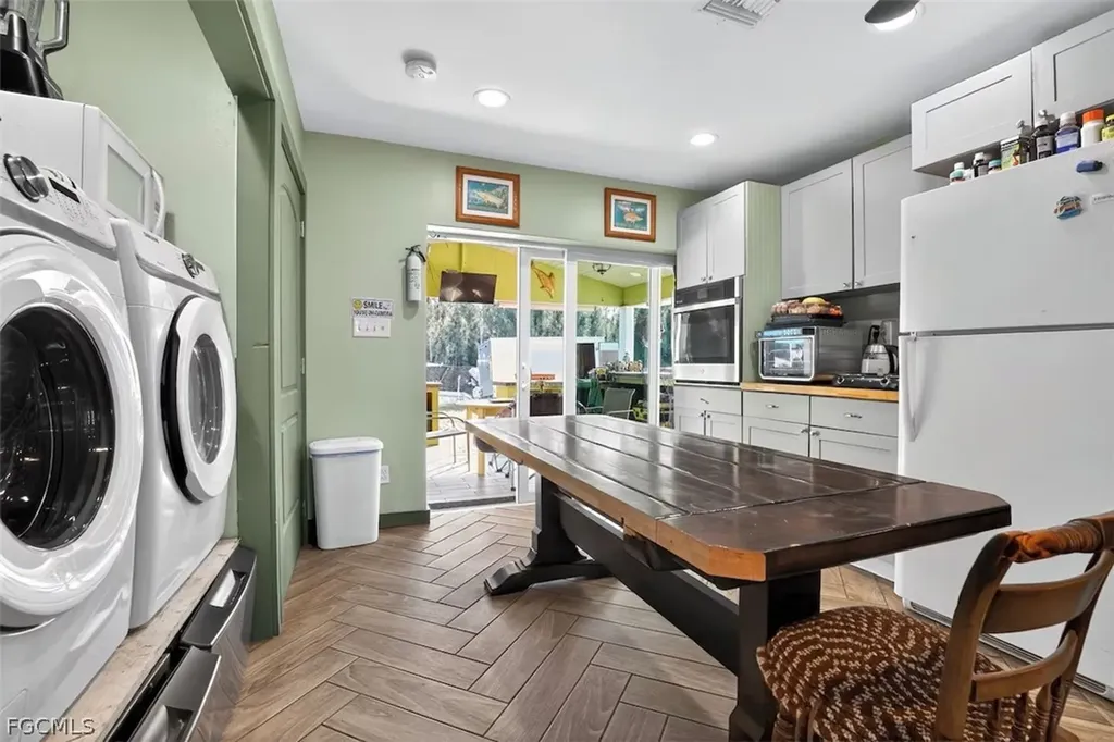 11870 Pompano Avenue Cape Coral FL 33991