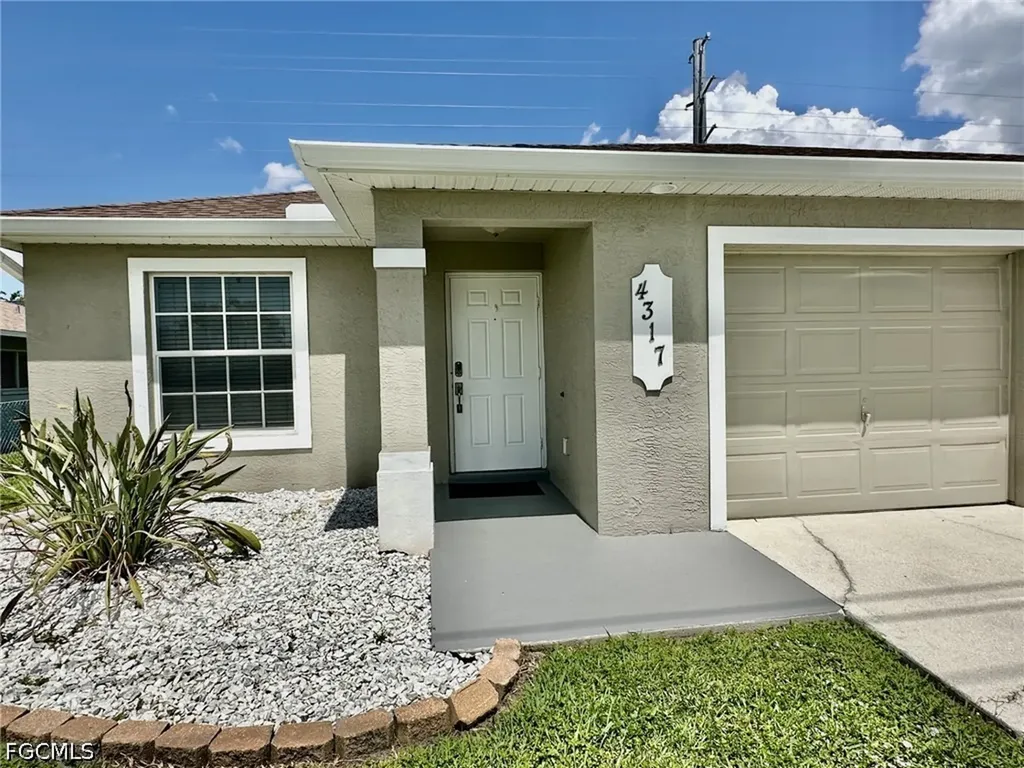 4317 SW Santa Barbara Place Cape Coral FL 33914
