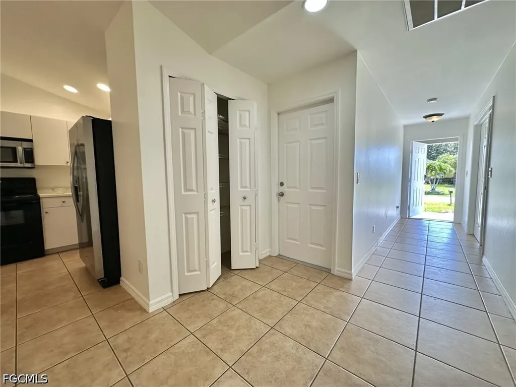 4317 SW Santa Barbara Place Cape Coral FL 33914