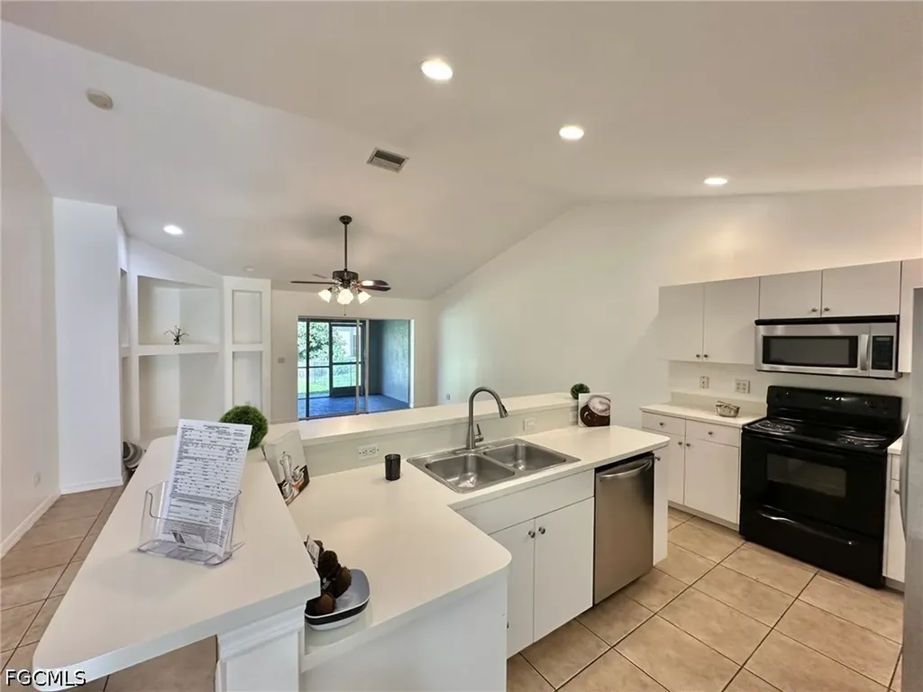 4317 SW Santa Barbara Place Cape Coral FL 33914