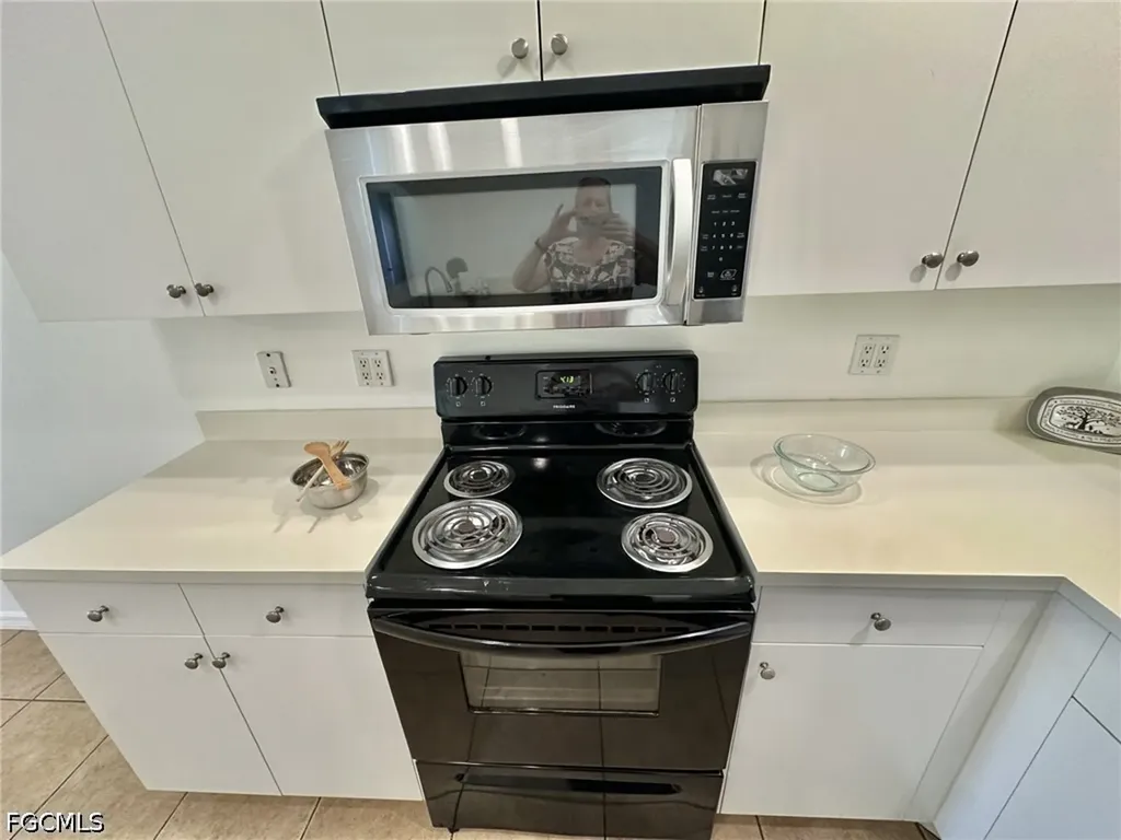 4317 SW Santa Barbara Place Cape Coral FL 33914