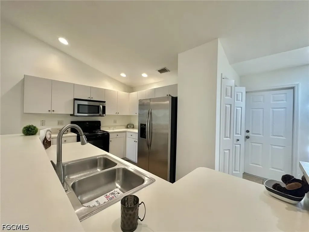 4317 SW Santa Barbara Place Cape Coral FL 33914