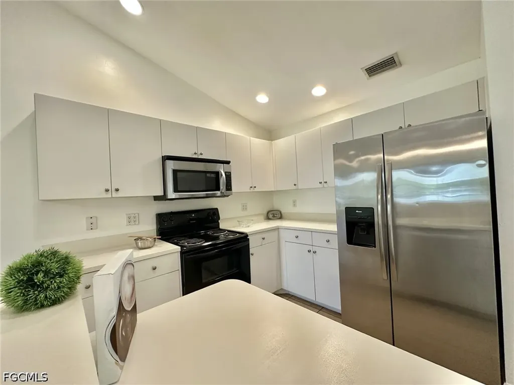 4317 SW Santa Barbara Place Cape Coral FL 33914