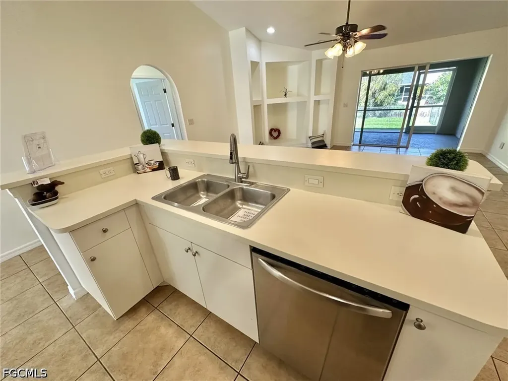 4317 SW Santa Barbara Place Cape Coral FL 33914