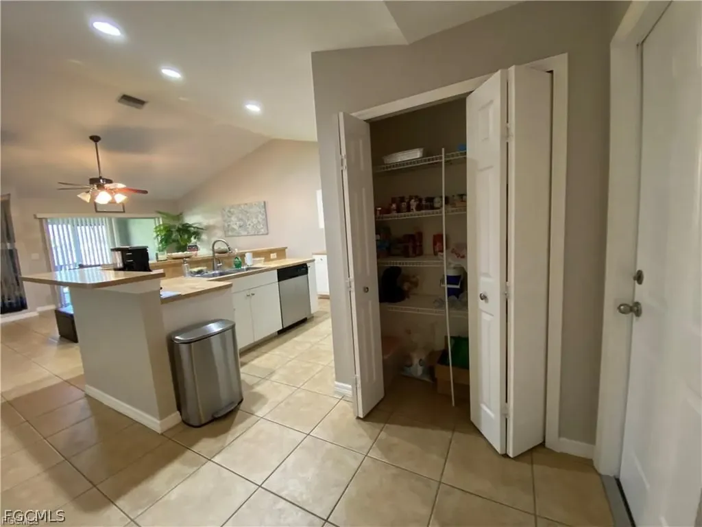 4317 SW Santa Barbara Place Cape Coral FL 33914