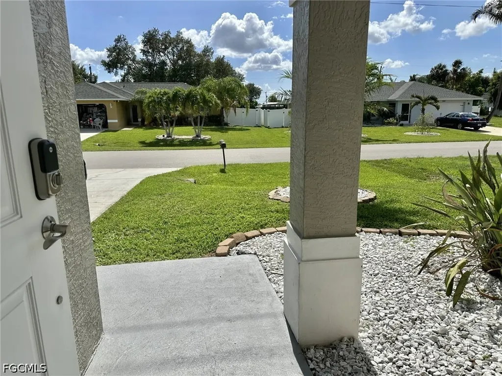 4317 SW Santa Barbara Place Cape Coral FL 33914