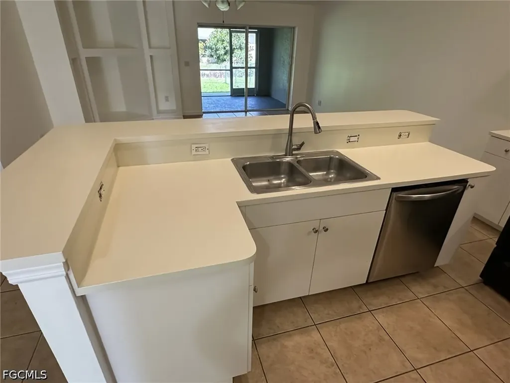4317 SW Santa Barbara Place Cape Coral FL 33914