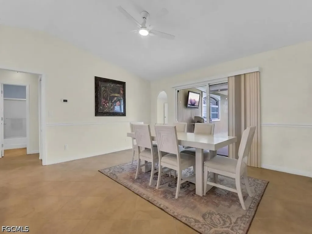 1135 NE 2nd Place Cape Coral FL 33909