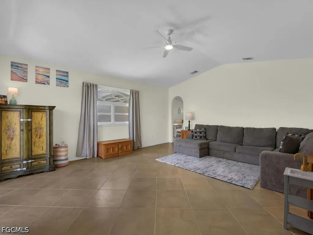 1135 NE 2nd Place Cape Coral FL 33909
