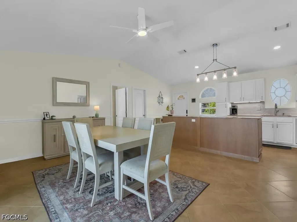1135 NE 2nd Place Cape Coral FL 33909