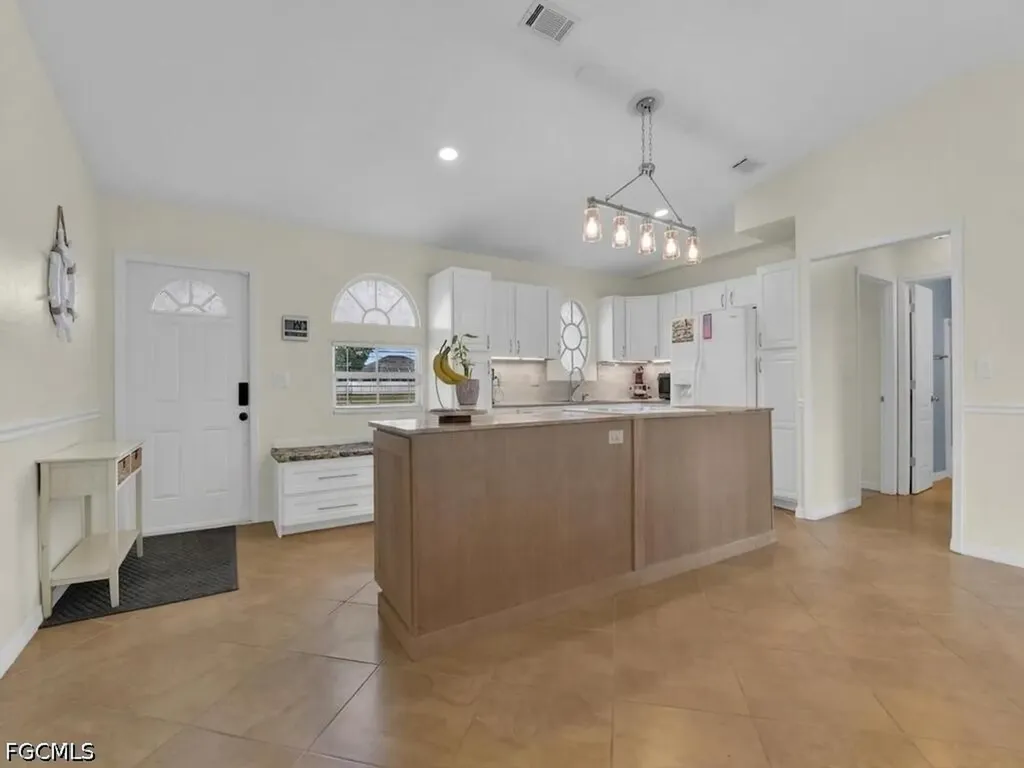 1135 NE 2nd Place Cape Coral FL 33909