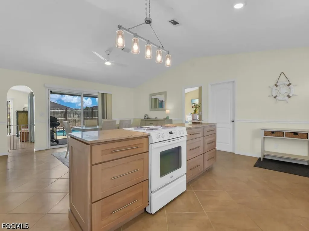 1135 NE 2nd Place Cape Coral FL 33909