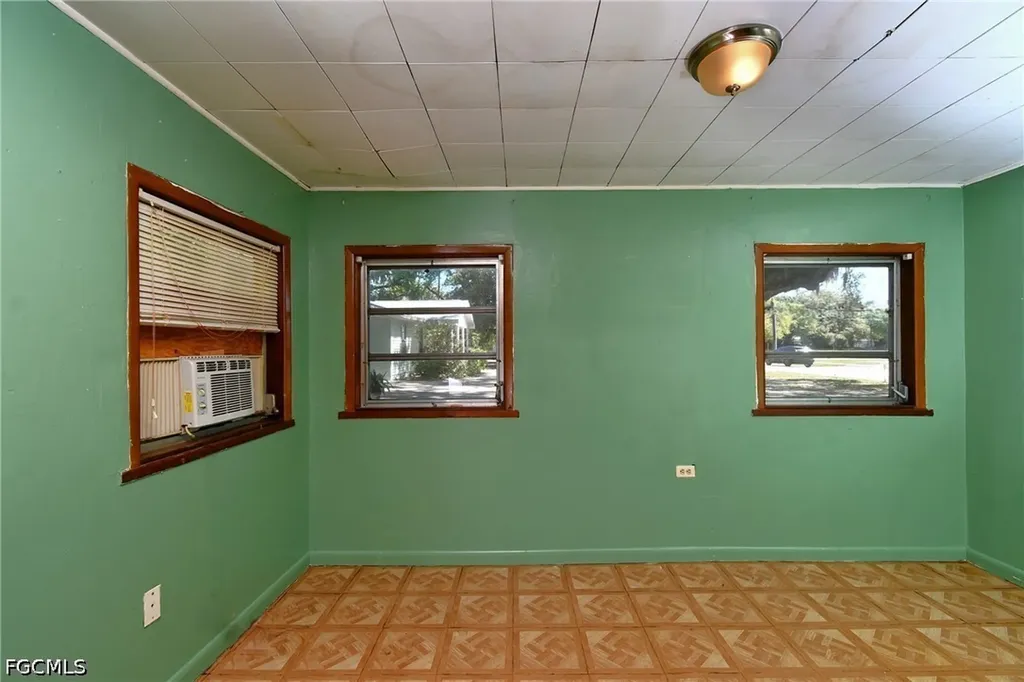 3381 Edgewood Avenue Fort Myers FL 33916