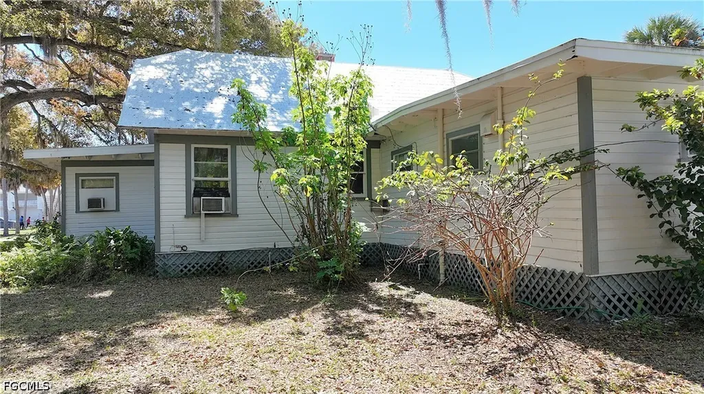 3381 Edgewood Avenue Fort Myers FL 33916