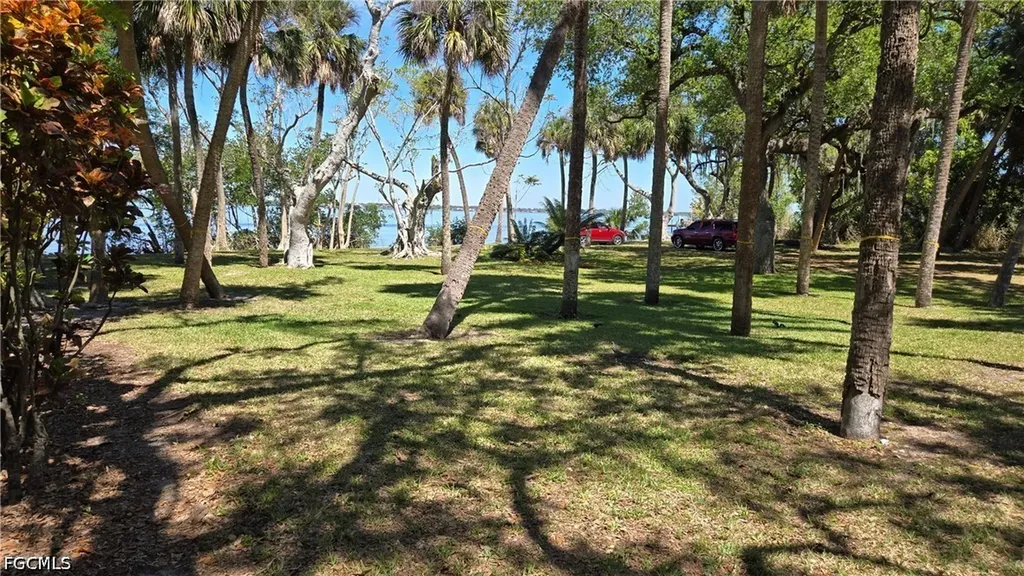 3381 Edgewood Avenue Fort Myers FL 33916