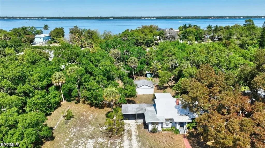 3381 Edgewood Avenue Fort Myers FL 33916