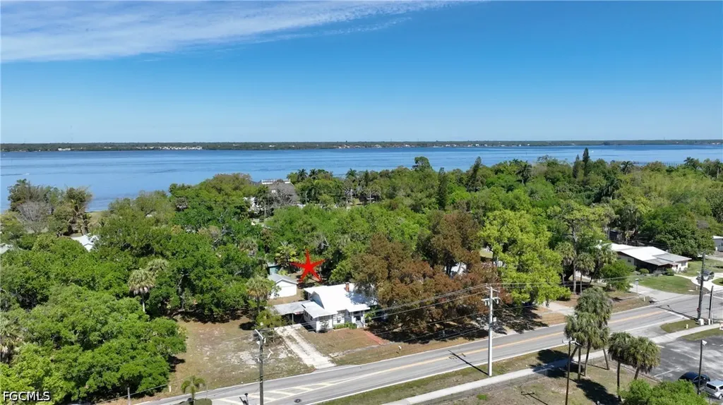 3381 Edgewood Avenue Fort Myers FL 33916