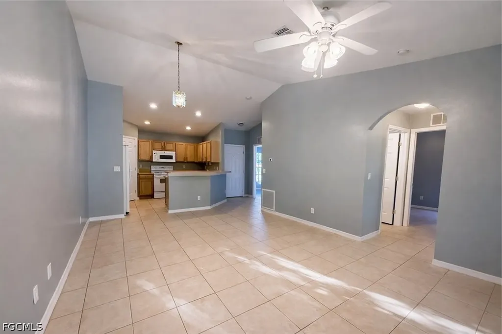 609/611 Hawthorne Avenue S Lehigh Acres FL 33974
