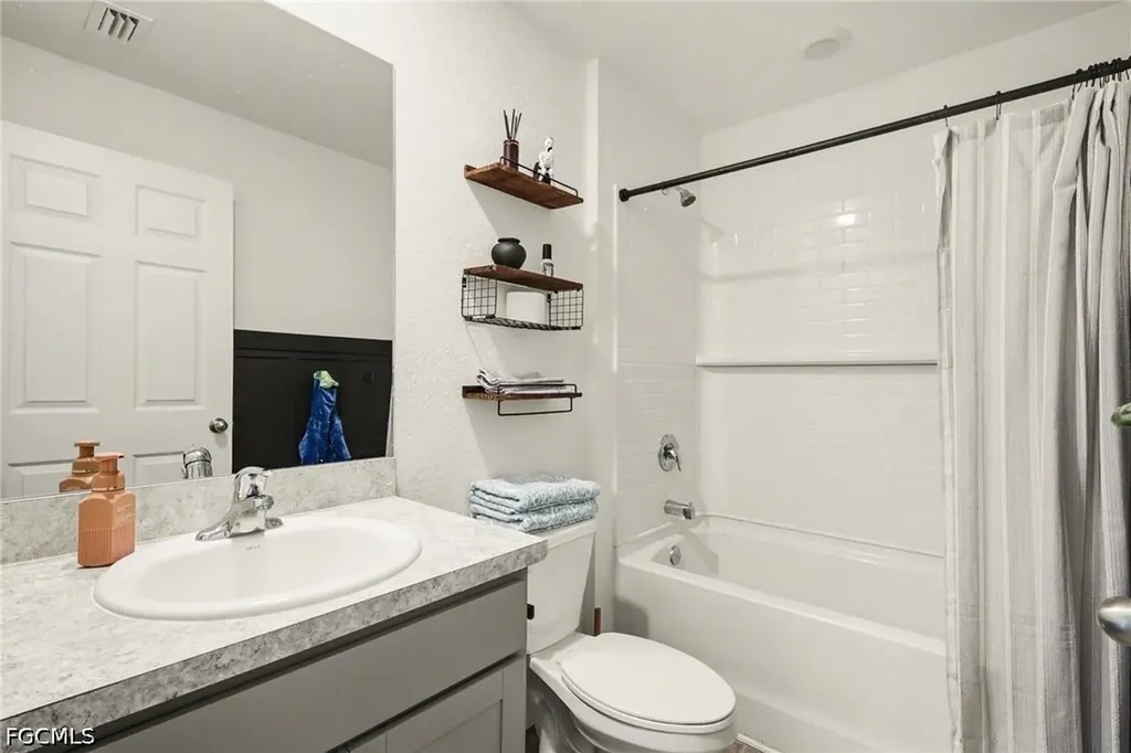 1409 NE 4th Place Cape Coral FL 33909