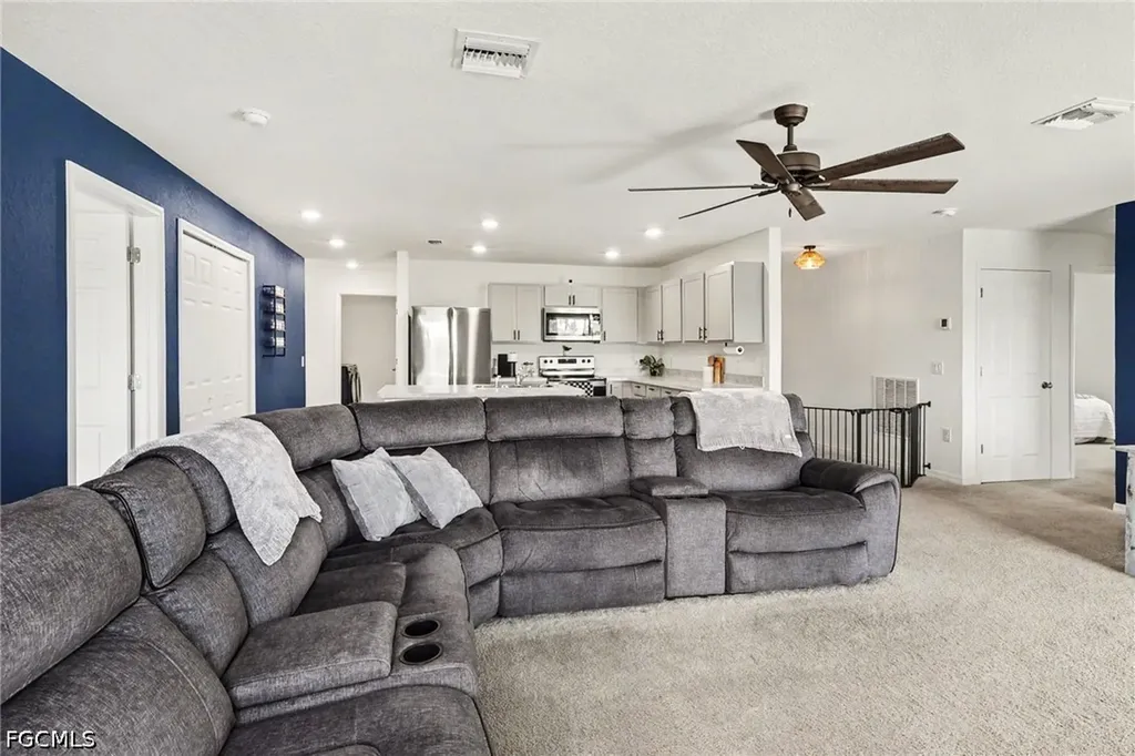 1409 NE 4th Place Cape Coral FL 33909