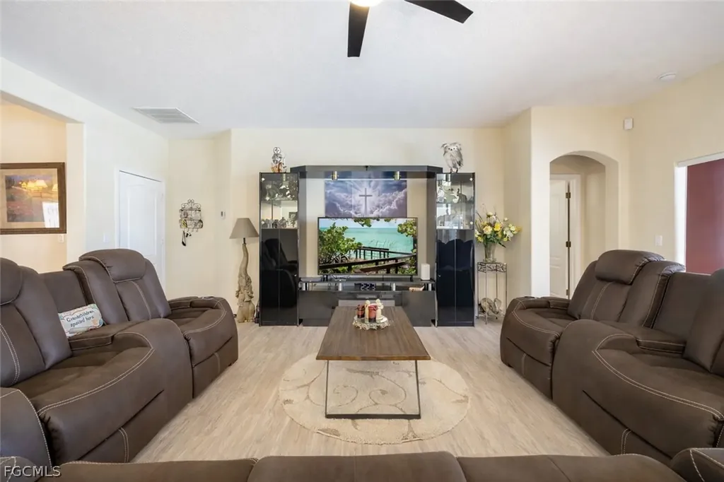 2415 NE 22nd Avenue Cape Coral FL 33909