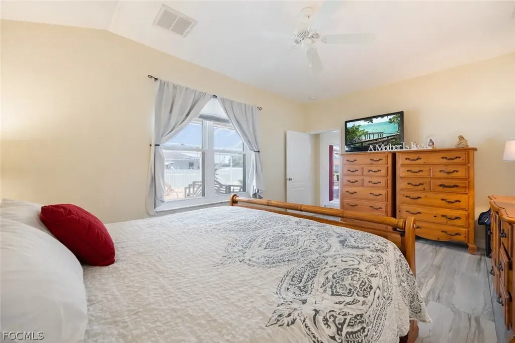2415 NE 22nd Avenue Cape Coral FL 33909