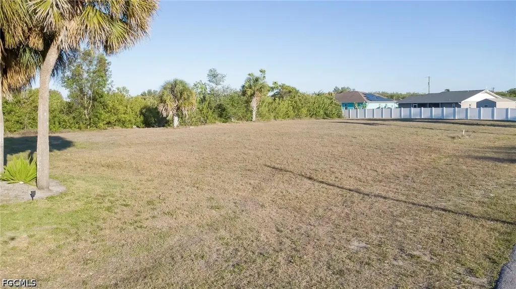 229 NE 10th Place Cape Coral FL 33909
