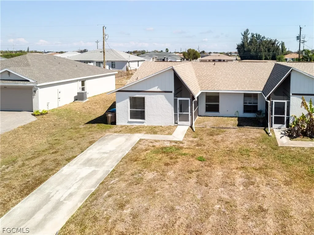 1733 NE 7th Place Cape Coral FL 33909