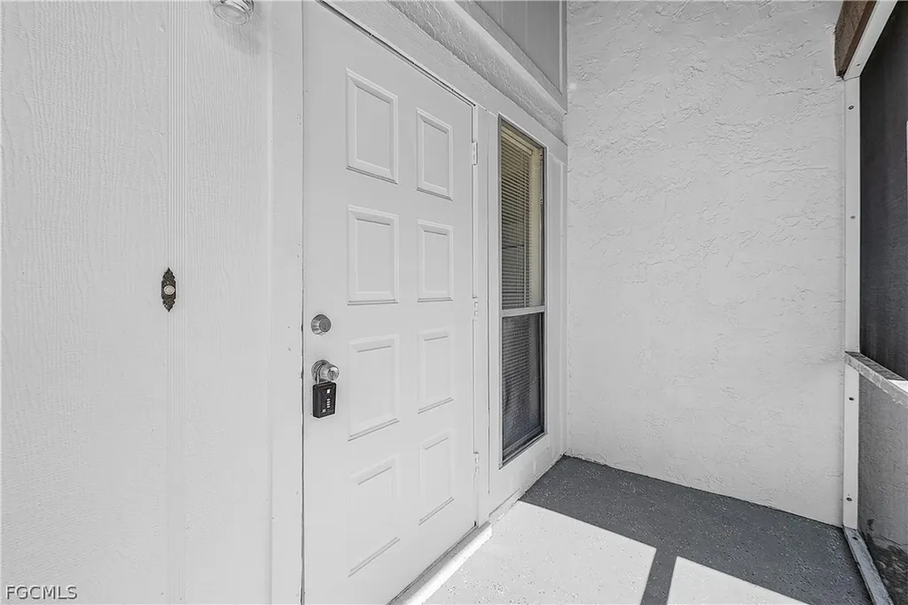 1733 NE 7th Place Cape Coral FL 33909