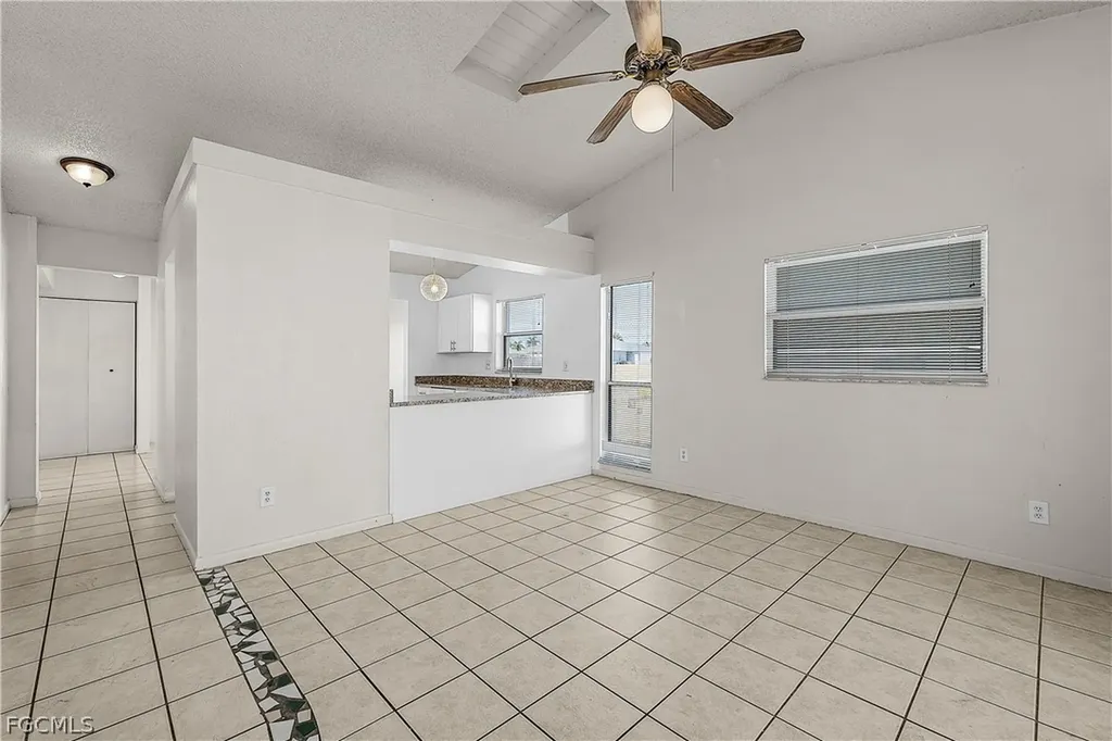 1733 NE 7th Place Cape Coral FL 33909