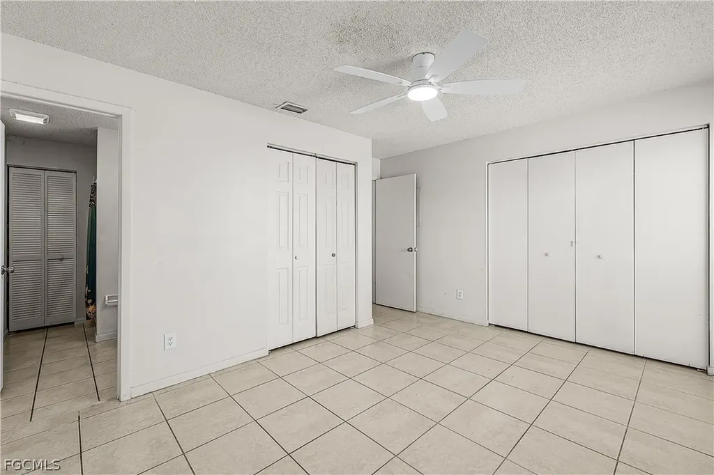 1733 NE 7th Place Cape Coral FL 33909
