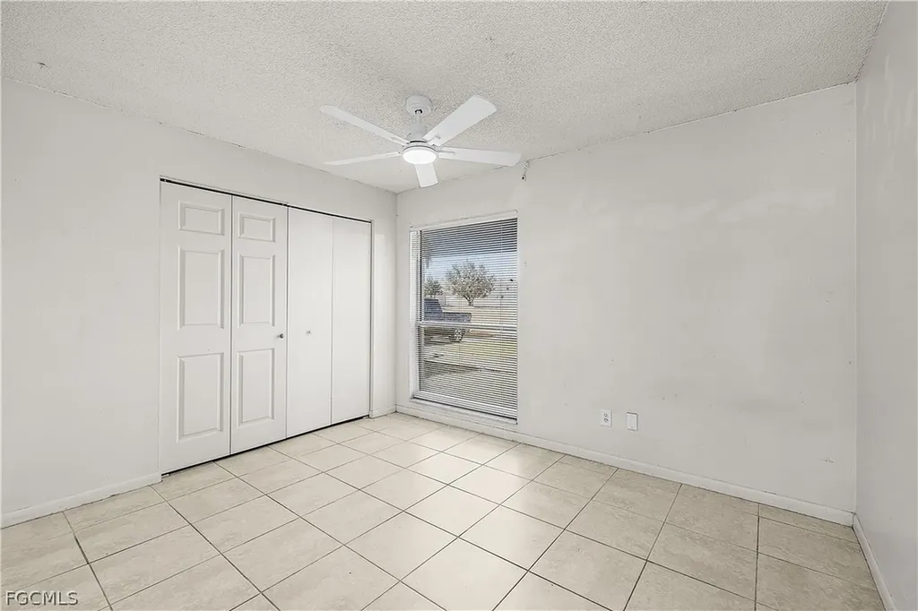 1733 NE 7th Place Cape Coral FL 33909