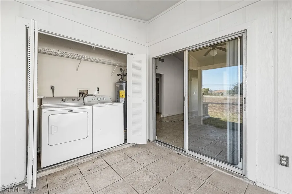 1733 NE 7th Place Cape Coral FL 33909