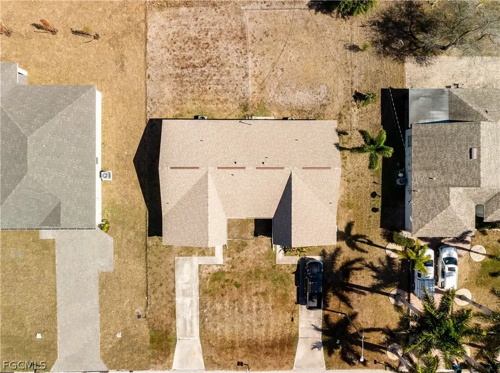 1733 NE 7th Place Cape Coral FL 33909