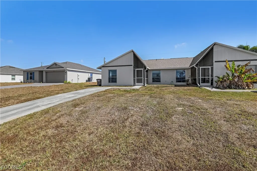 1733 NE 7th Place Cape Coral FL 33909