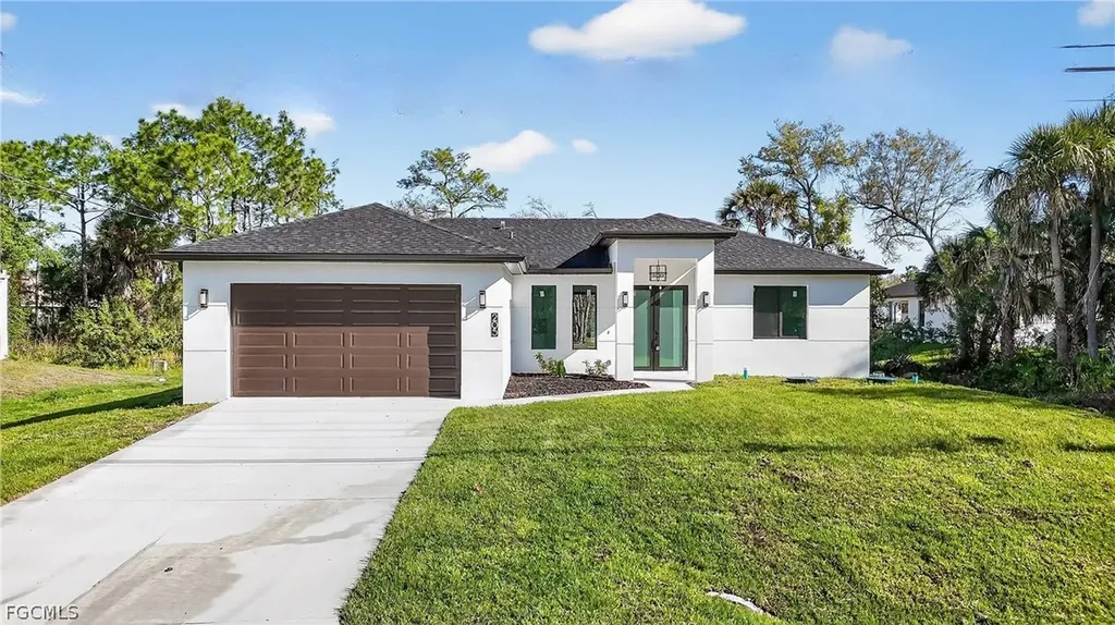 205 E 15th Street Lehigh Acres FL 33972