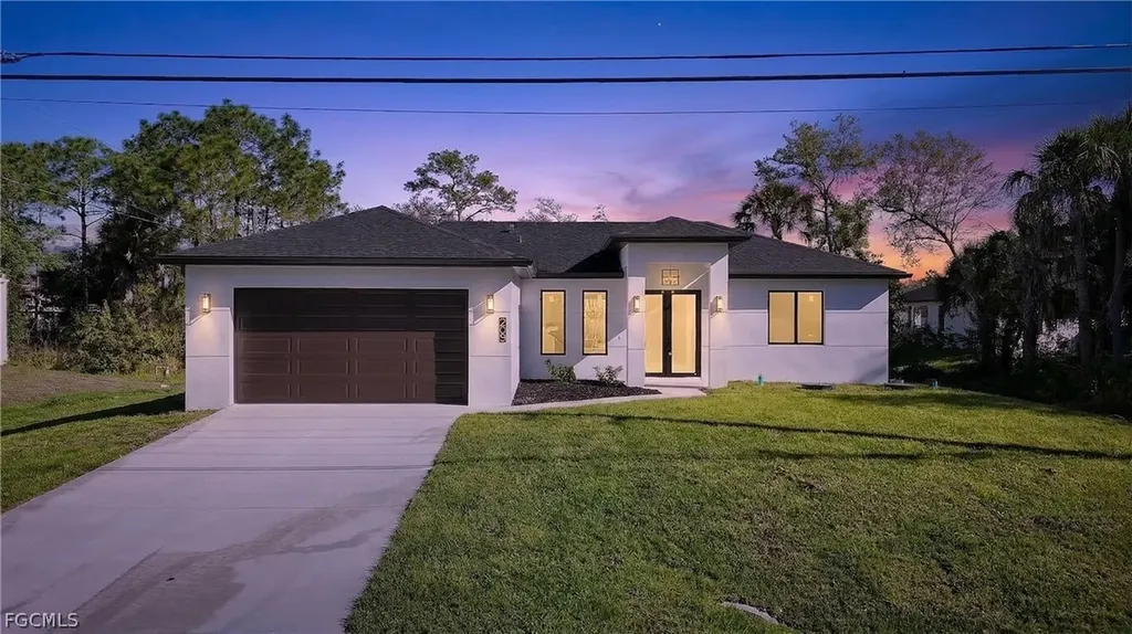 205 E 15th Street Lehigh Acres FL 33972