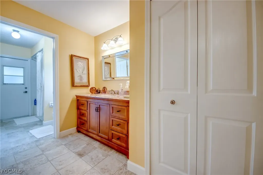 521 SW 52nd Street Cape Coral FL 33914