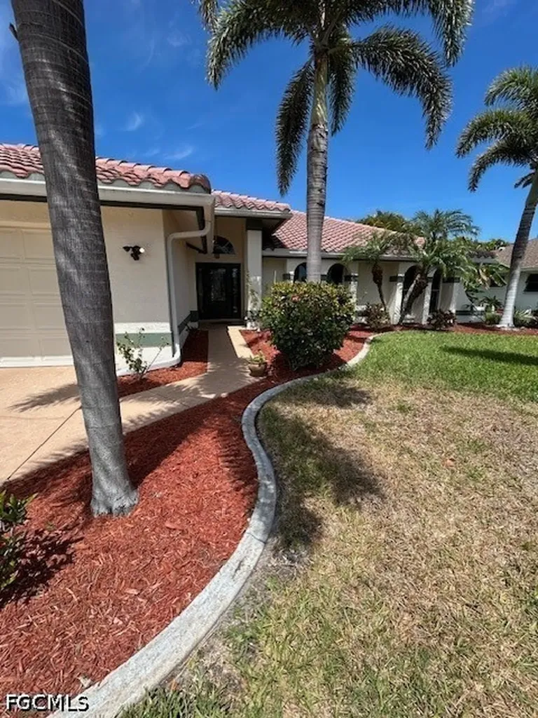521 SW 52nd Street Cape Coral FL 33914