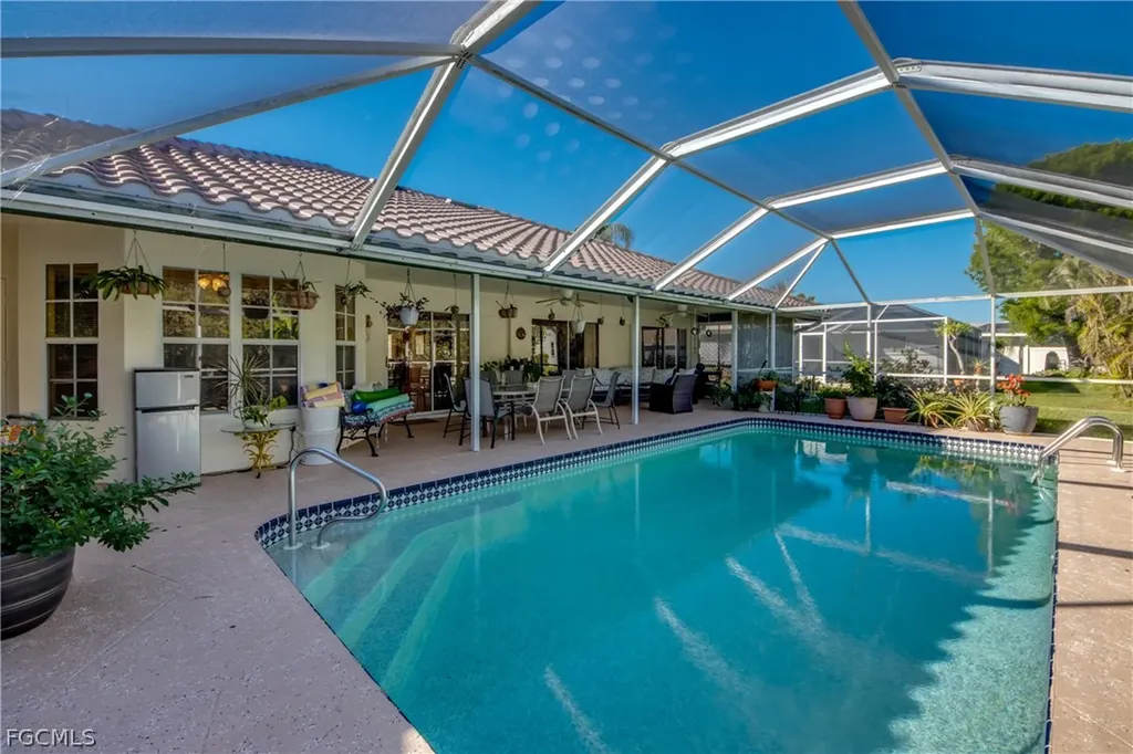521 SW 52nd Street Cape Coral FL 33914