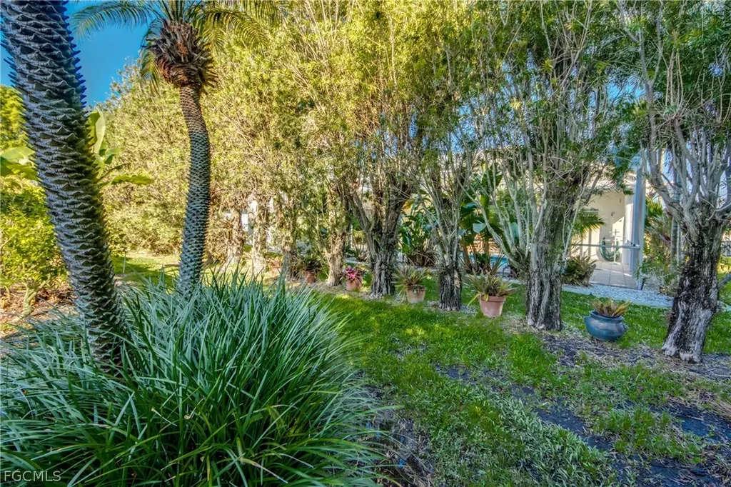 521 SW 52nd Street Cape Coral FL 33914