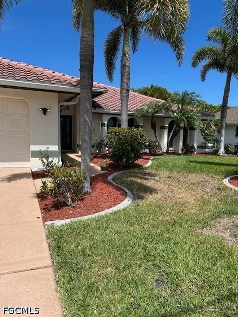 521 SW 52nd Street Cape Coral FL 33914