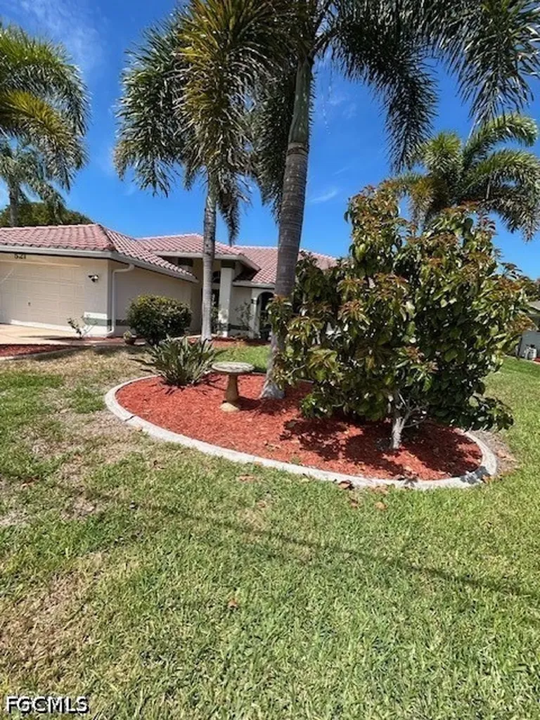 521 SW 52nd Street Cape Coral FL 33914