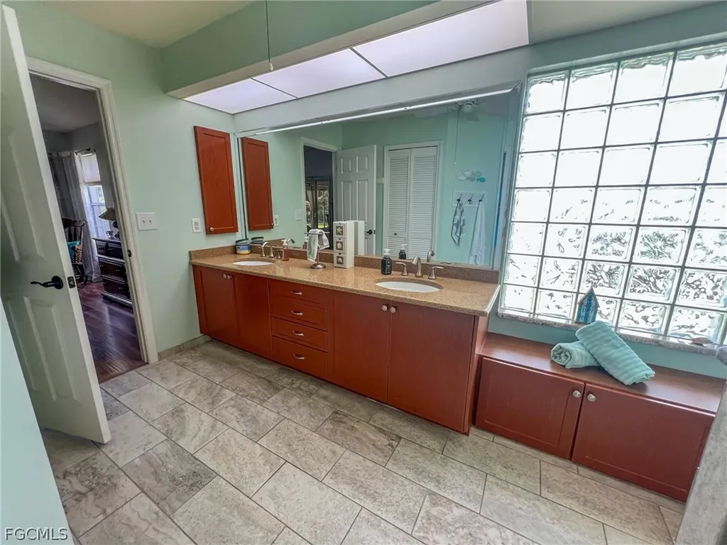 2170 Embarcadero Way North Fort Myers FL 33917