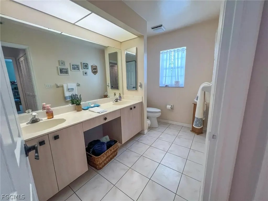 2170 Embarcadero Way North Fort Myers FL 33917